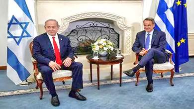 رئيس وزراء اليونان يصل إلى إسرائيل للقاء نتنياهو